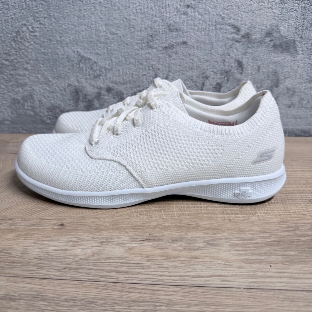 Skechers GoWalk Women 8.5 White Floral Walking Shoe Goga Mat Stretch Fit Casual